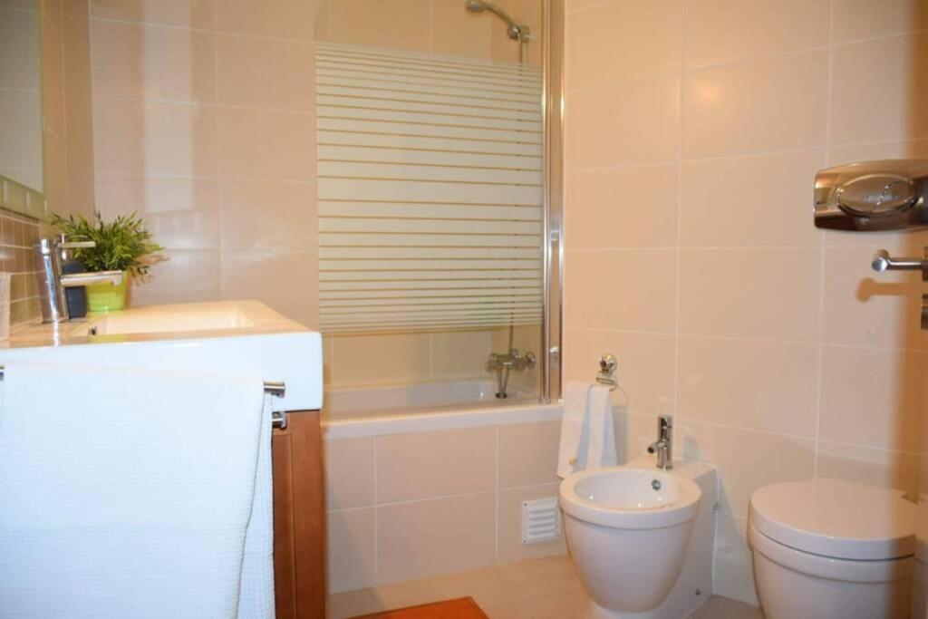 Brina, Stylish Apartment In Portimão Eksteriør billede